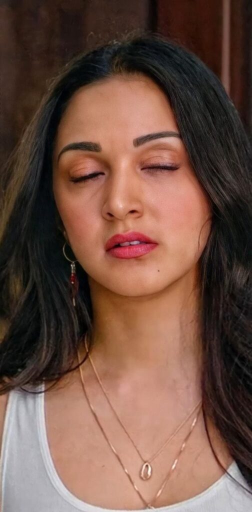 Kiara Advani Hot lips closeup photos
Kiara hot lips